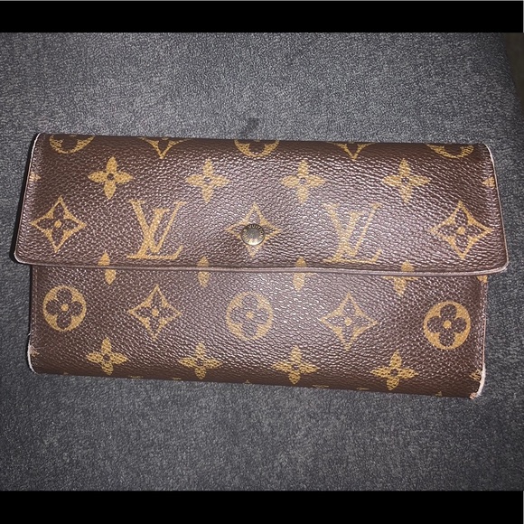 Louis Vuitton Handbags - Authentic Louis Vuitton wallet